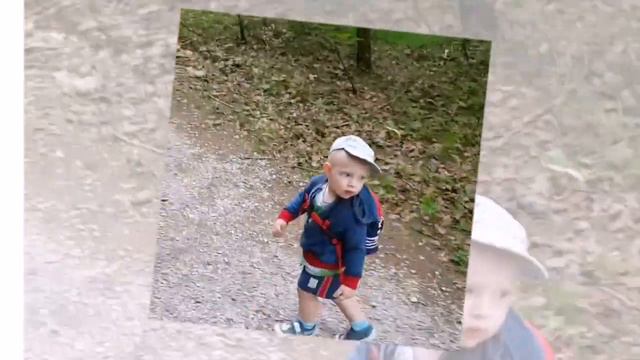 Маленькие ножки бегут по дорожке!