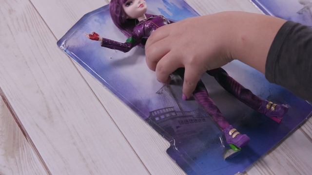 Isle of the Lost Dolls | Unboxing! | Disney Descendants