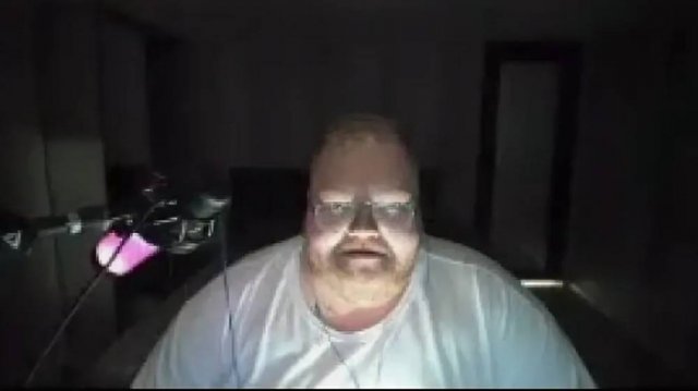 Пухляшик (T2x2) смотрит "МАМА В 16 2 СЕЗОН, 4 ВЫПУСК АДЕЛИНА, УФА"