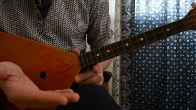 Уроки игры на балалайке. Урок №1