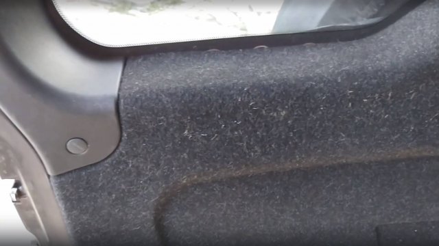 Снять обшивку и ручку двери багажника нивы шевроле