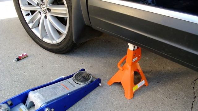 VW/Volkswagen Tiguan Finding Jack Points. How to Jack Your Car Up and Use Jack Stands