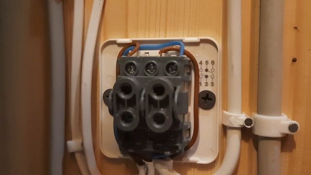 Как легко подключить ПРОХОДНОЙ двухклавишный выключатель lexman. Мой опыт. Объясняю на СХЕМЕ