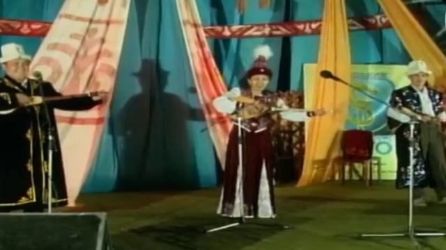 Элмирбек Иманалиев, Жеңишбек Жумакадыр, Айнур Турсынбаева - сүйүү айтышы