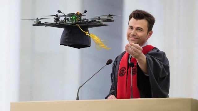 Я Произнес Речь на Выпускном в Институте