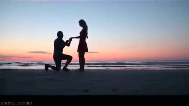 Девочка ждёт... - мальчик не идёт... = ПЛОХО...