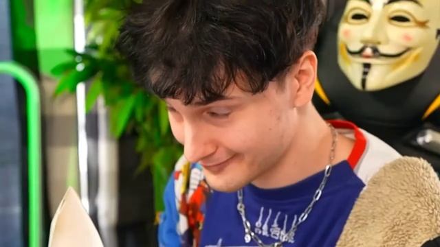 Данкар проходит тест "на сколько % ты Данкар" #данкар