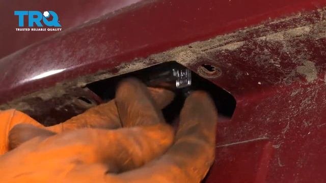 How to Replace License Plate Light Lens 2007-2010 Chrysler Sebring
