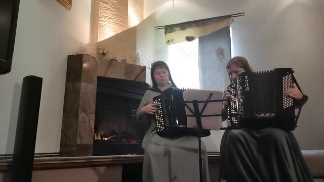 В стиле падеспань . Музыка С. Стельмаха . Исп. Амелия и Елена Баталовы. Видеооператор Баталов Ян.
