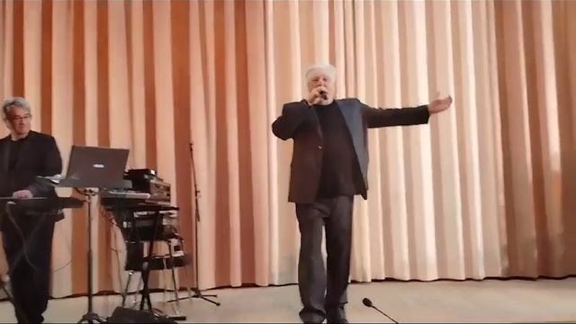 Доктор - Владимир Хозяенко, фрагмент песни с концерта, живой звук