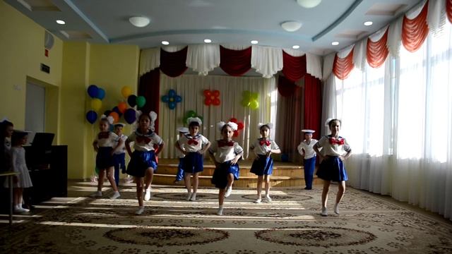 Танец "Моряки". Подготовительная группа.
Руководитель Зинченко М.П.