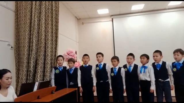 "Песенка друзей" муз. Г.Гладкова сл. Ю.Энтина. Хор мальчиков Амгинской ДШИ им. А.А.Черемных