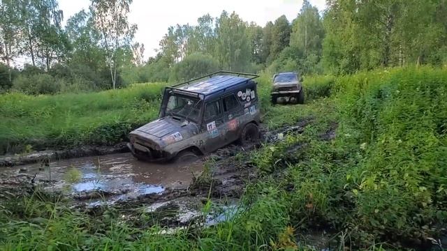 БЕЗДОРОЖЬЕ, ЛЕЗЕМ НА СТЕНУ, ВОДНОЕ ШОУ. ПОКАТУШКИ ПО БЕЗДОРОЖЬЮ НА ДЖИПАХ.