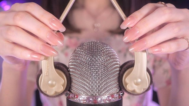 Coromo Sara. ASMR [12.10.2024] - АСМР Случайные триггеры, которые вызывают у вас покалывание в мозгу