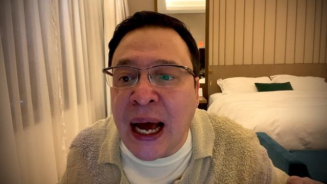 Как дарят подарки богатые мужчины? Денис Байгужин.