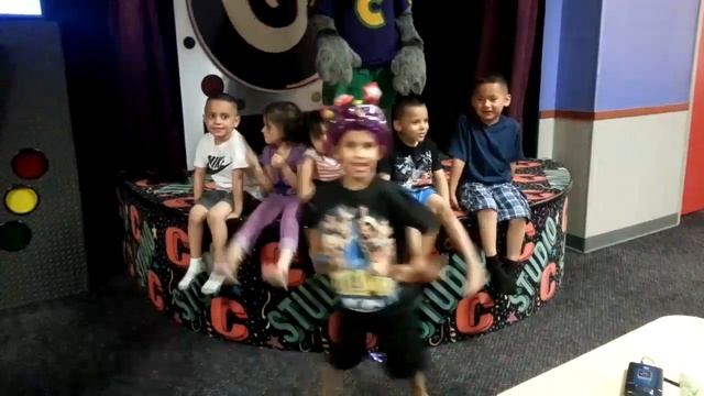 Chuck E Cheese Harlem Shake