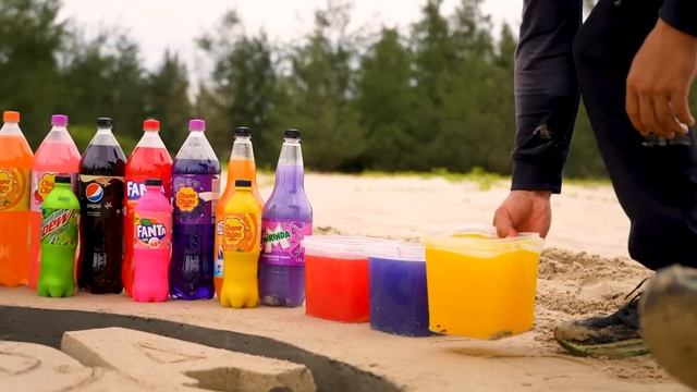 Как сделать логотип MIRINDA с Orbeez, шариками из Фанты, Чупа-чупса, Кока-колы, содовой и Ментоса