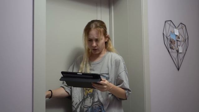 Сербское леди  Превратила парня в зомби