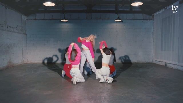 📹 IVE 아이브 'LOVE DIVE' DANCE PRACTICE