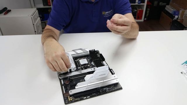 ASUS ROG Strix Z790-A Gaming WiFi II unboxing & installing CPU, RAM and SSD