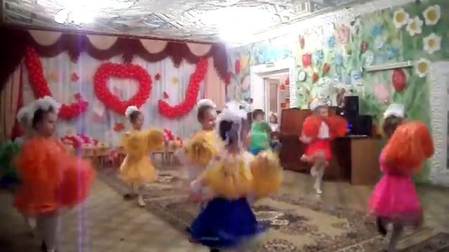 Танец с предметами