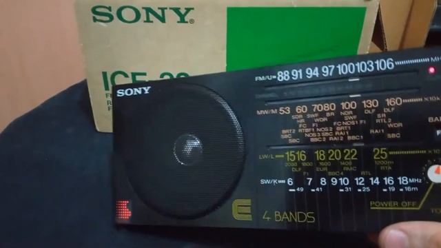 Sony ICF-32 Radio vintage 80s