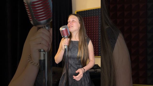 Summertime, исполняет Егорова Алена.