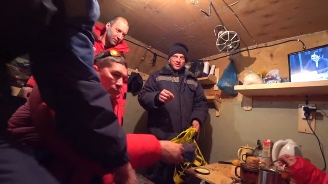 СПАСТИСЬ и НЕ ЗАМЁРЗНУТЬ. OFF-ROAD TOYOTA. Украинские дорожники, Чукотка, город ПЕВЕК. ВЛОГ #16
