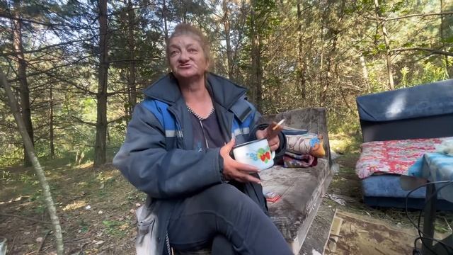 ЛЮДИ ЖИВУЩИЕ В ЛЕСУ. Лена последний день в лесу. Мусорщик.