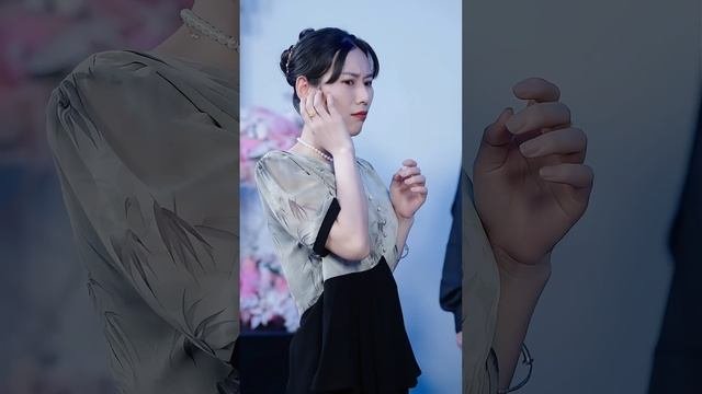 [全球首播]失蹤十年，她以新身分歸來，化身顧氏千金，攜著模糊的記憶重返海城，只為那一抹深埋心底的親情與愛情 #短劇推薦 #熱門短劇 #甜寵 #霸道總裁 #戀愛 #都市爱情 #亲情