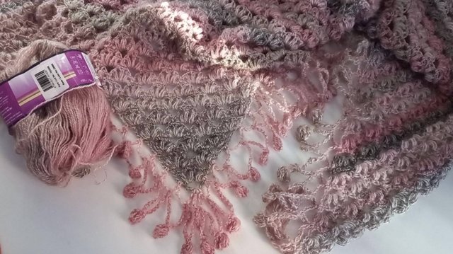 Шикарная Лёгкая Ажурная шаль крючком