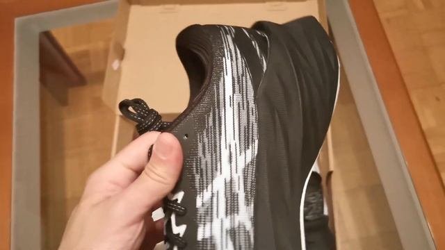 Asics Novablast 3 (1011B458-002)