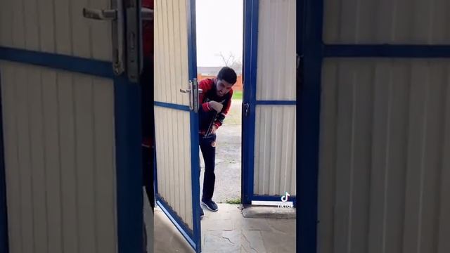 пап я купил тебе новый телевизор 😂😂😂😂😂