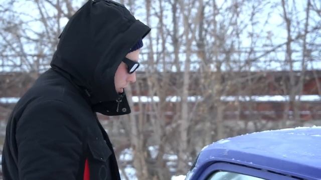 Мы нашли потерянный автомобиль в лесу и купили его за 500 рублей