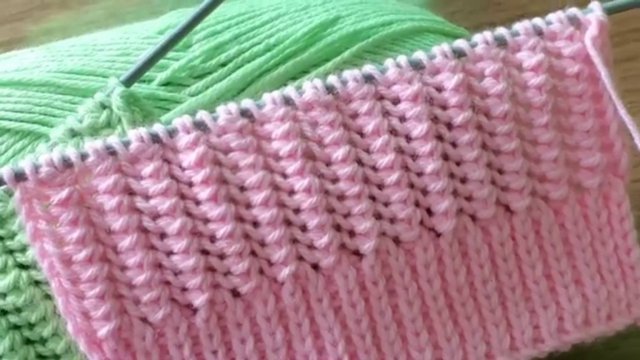Простой узор спицами – Красивый и легкий вариант вязания пошагово!
