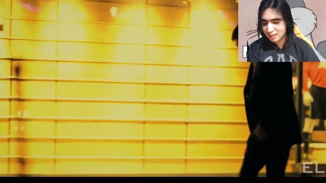 Иностранец смотрит клип "СПЕКТАКЛЬ ОКОНЧЕН" - Полина Гагарина |реакция мексиканца на Полину Гагарину