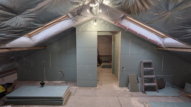 Каркасные ПЕРЕГОРОДКИ на мансарде своими руками