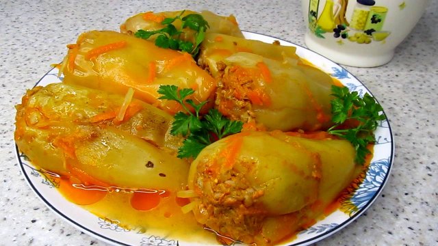 Необычный, но самый любимый вариант фаршированного перца.