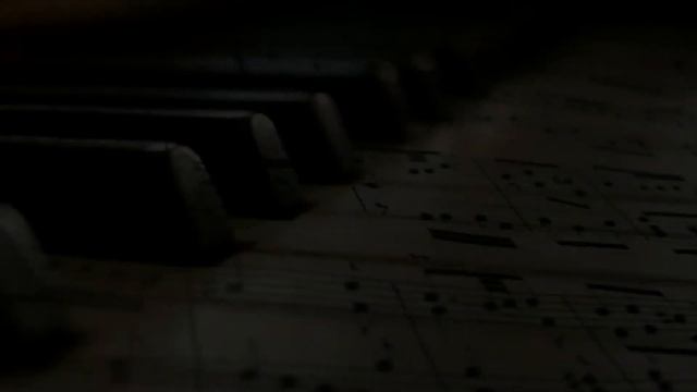 Мелодия. «Ты запой мне ту песню…» «Что не выразишь словами, звуком на душу навей…».