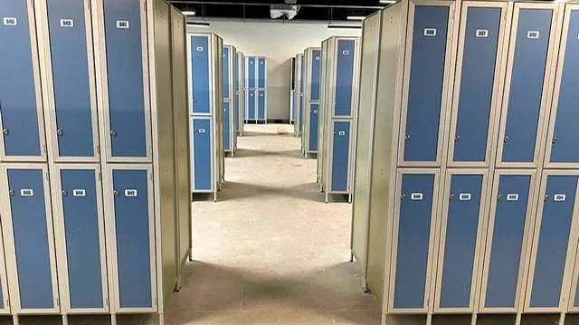 Оборудование раздевалки на 1000 мест в парке «Остров мечты» (Москва) шкафами «AquaLocker»