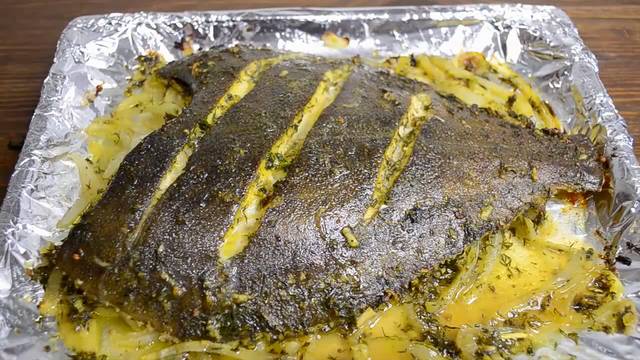 Это рыба имеет свой неповторимый вкус. Именно запечённая в духовке она мне нравится больше.