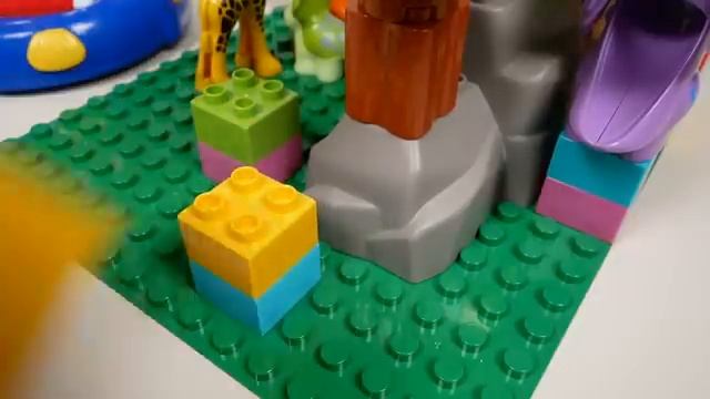 Трасса для шариков Marble Run, используя легоблоки