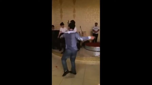Махмуд Стробоскоп - Бамбарбия Кергуду, песня из фильма "Понаехали"