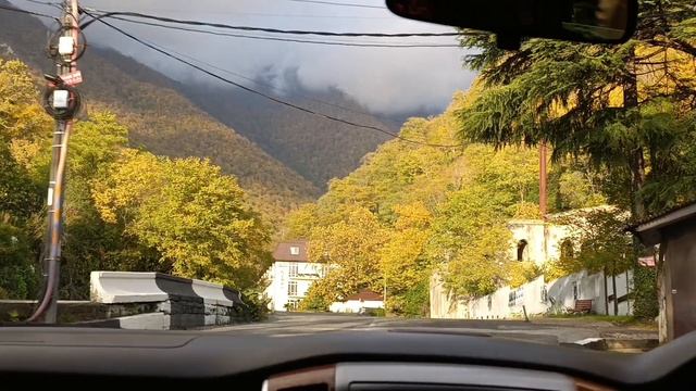 Премьера по-абхазски, по брасски.