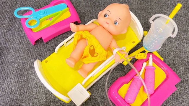 Мультики для малышей. Развивающие игрушки. Игровой набор "Скорая помощь", "Бассейн с горками"