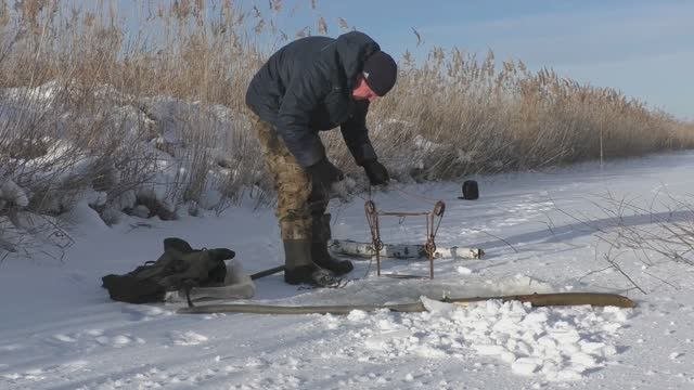 Капканы на бобра под лед.