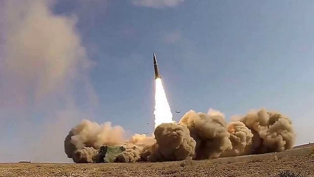 Это не «Рубеж», это «Орешник». Путин рассказал, что за «большая ракета» прилетела на «Южмаш»