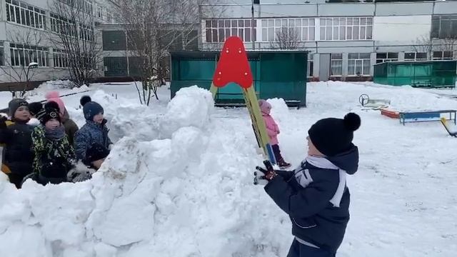 Играем в снежки