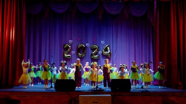 Танец Моя мама лучше всех (СТ Каприз 22.11.24)