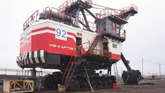Монтаж нового 12-кубового экскаватора на Михайловском ГОКе